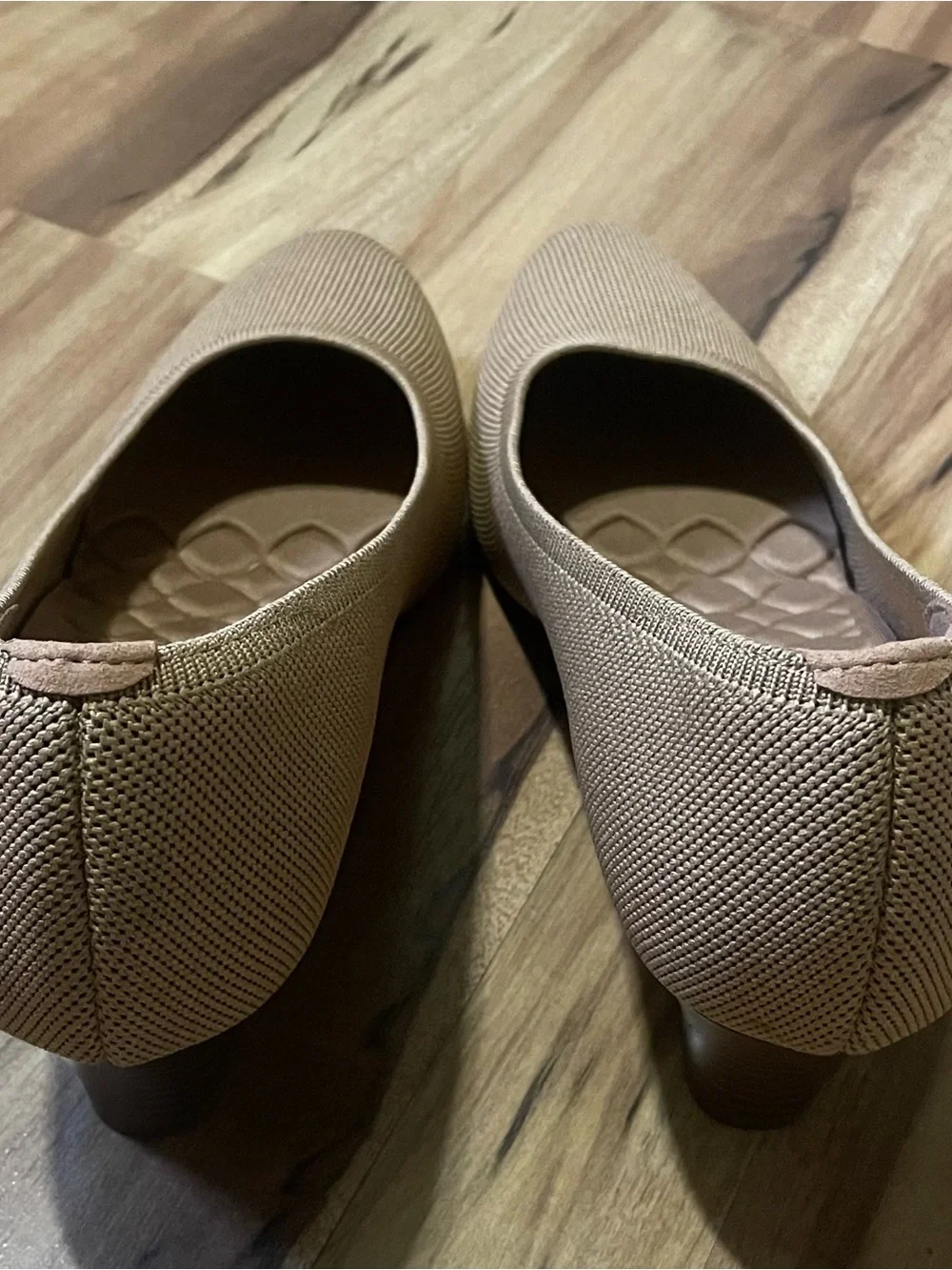 Vivaia Round Toe Wedge Pumps Tan Knit Sustainable Comfort Shoes Womens 39.5/8.5